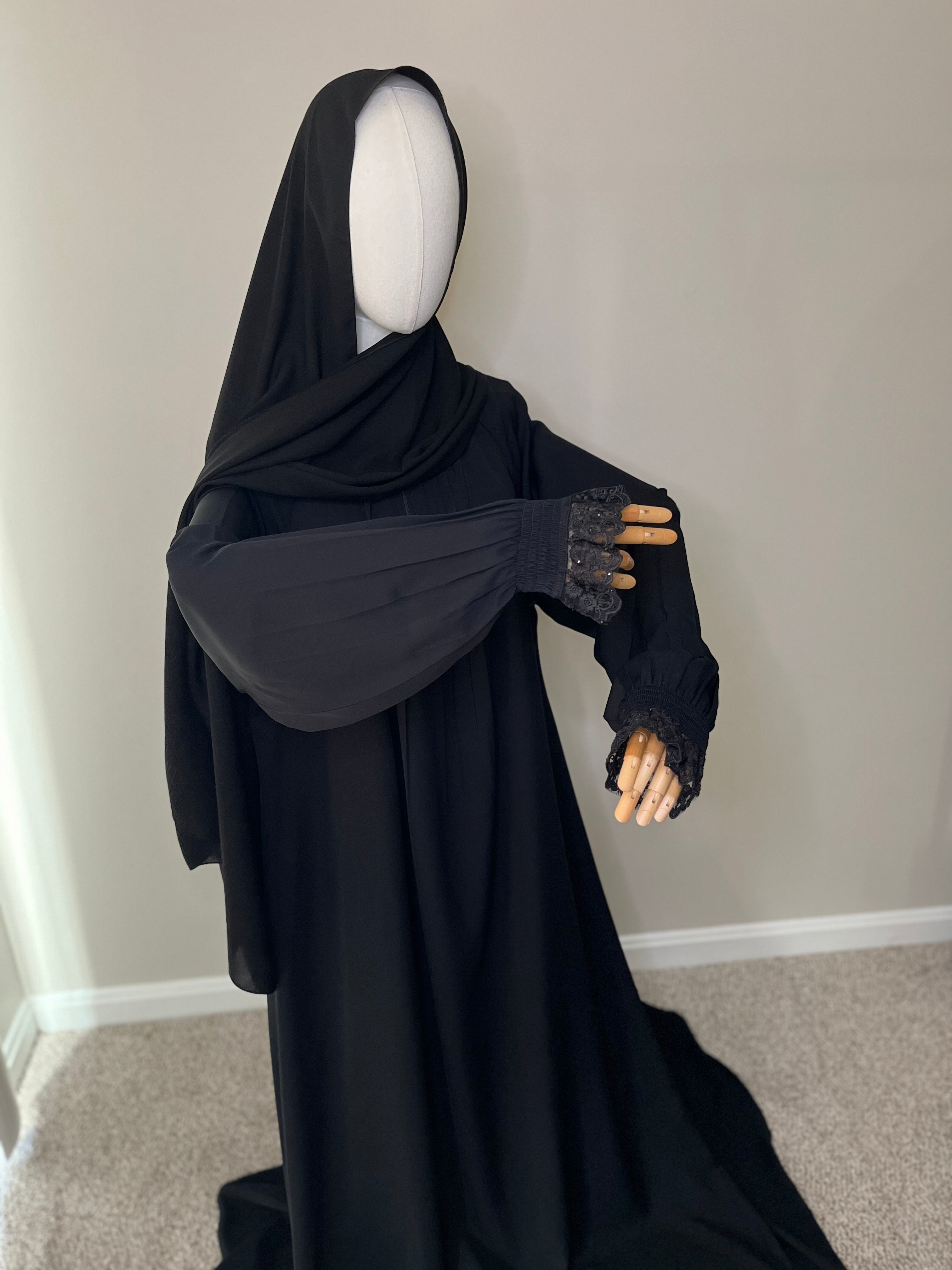 “Lina” Lace Cuff Abaya