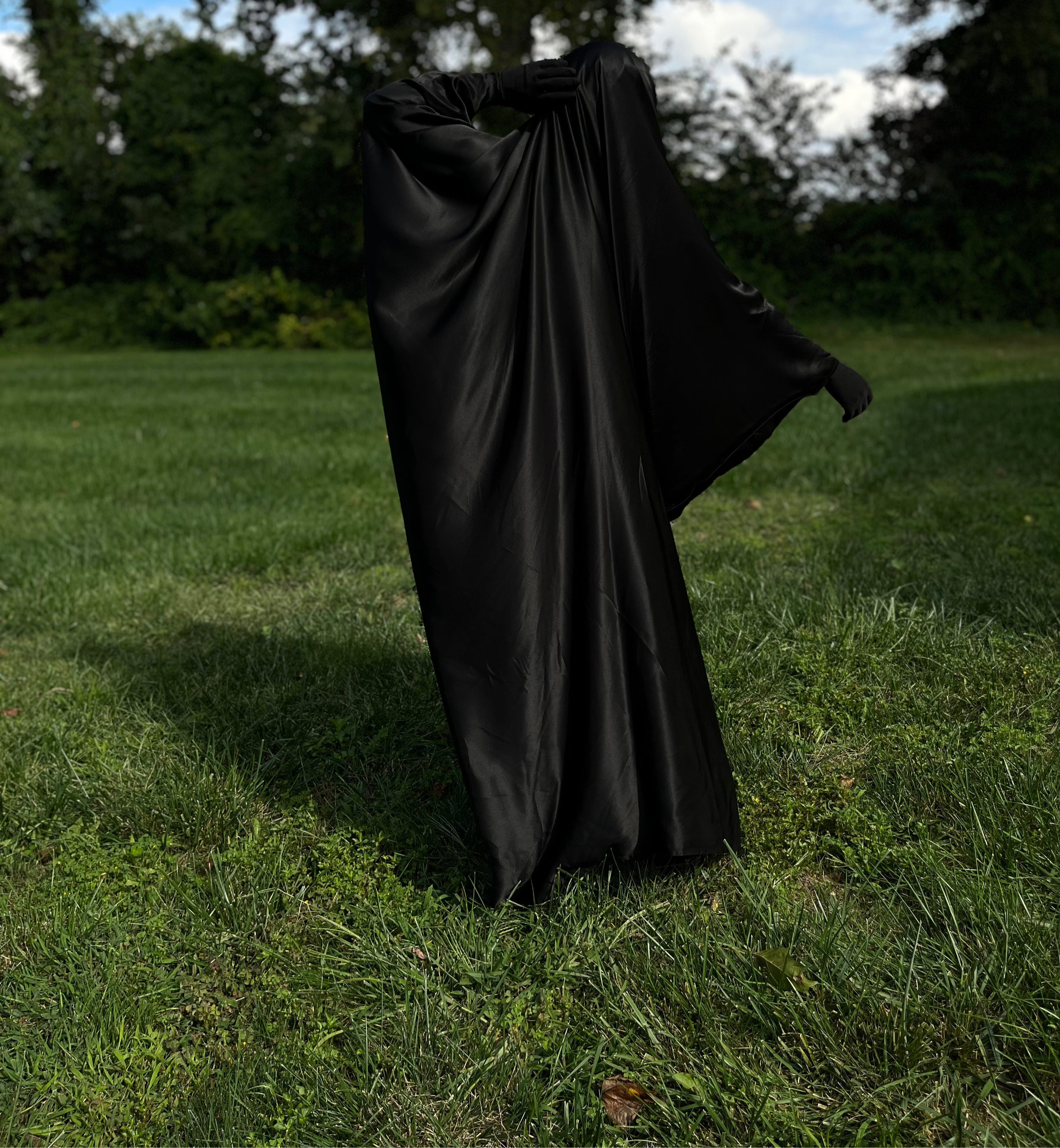 “Amina” Closed Satin Overhead