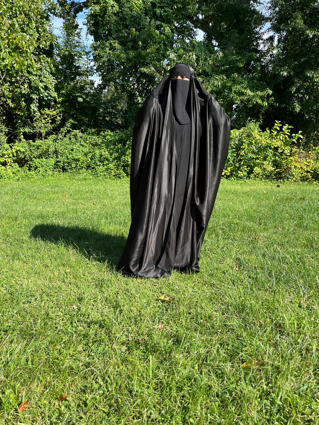 “Khabirah” Open Satin Overhead