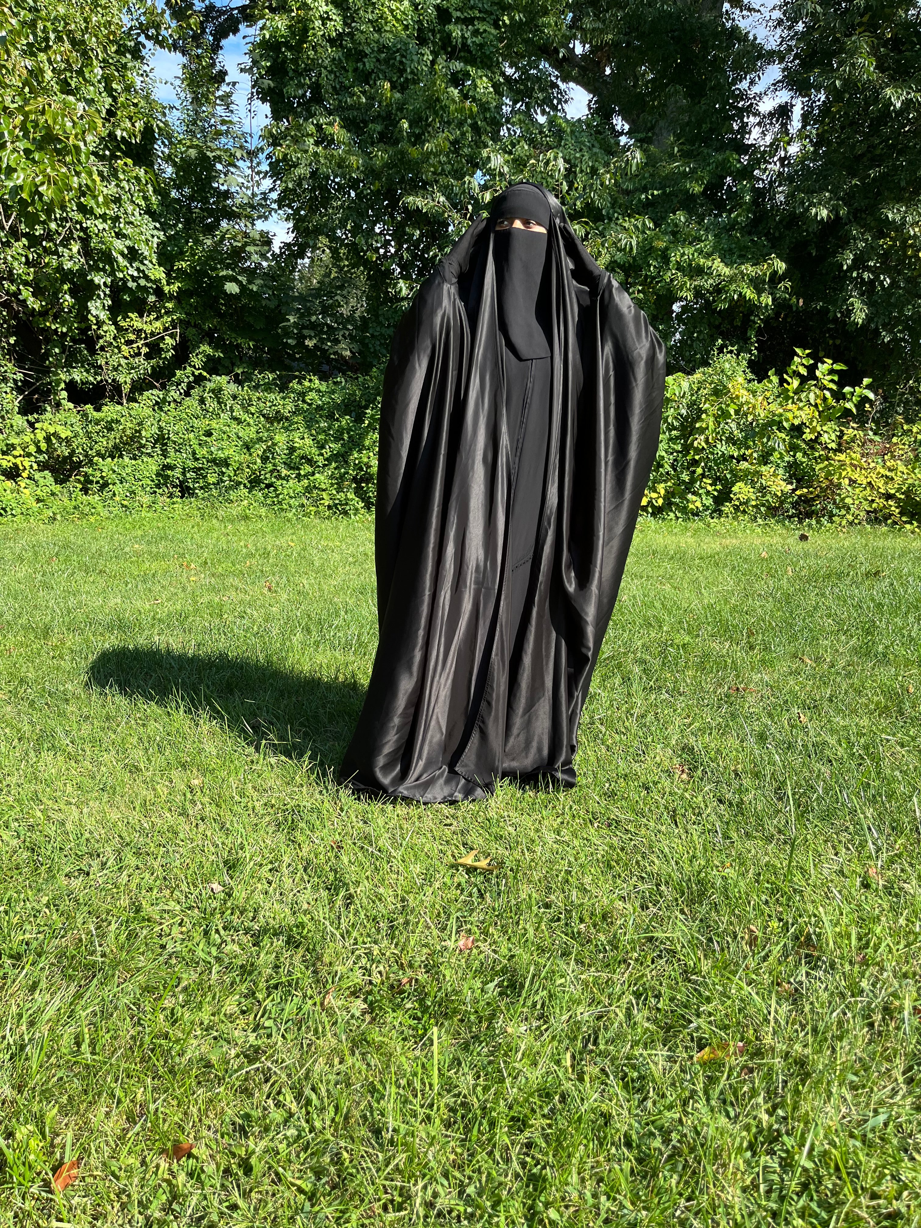 “Khabirah” Open Satin Overhead