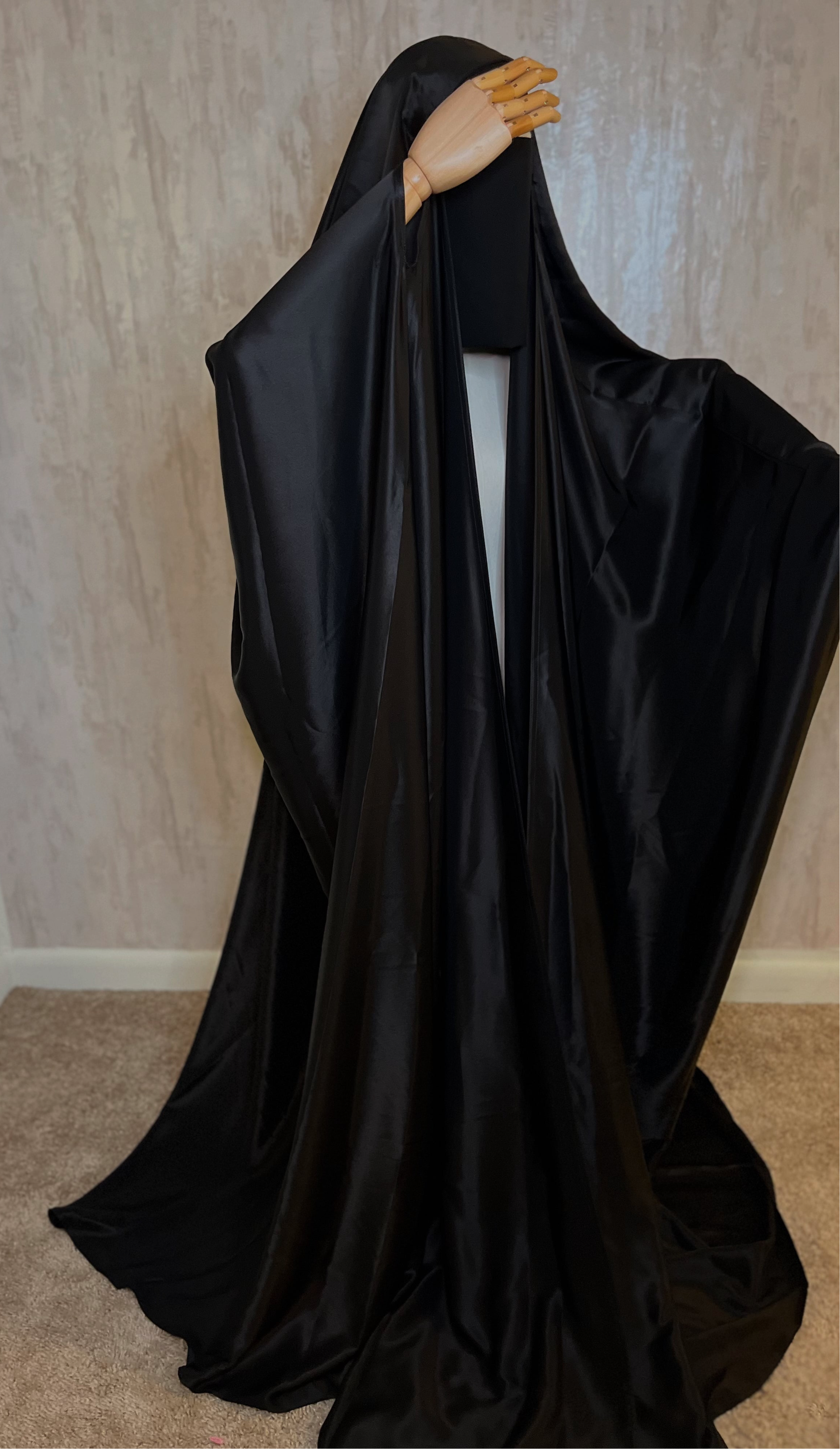 “Khabirah” Open Satin Overhead